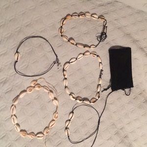 Shell 🐚 necklace bundle new without tags